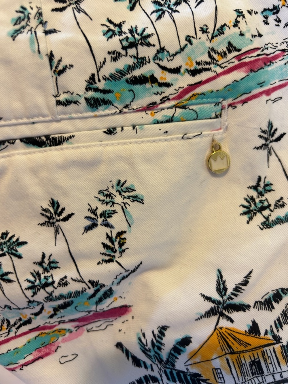 Crown & Ivy Women’s Scalloped Shorts Hawaiian Tropical Beach Print Preppy SZ 16 - Picture 3 of 6